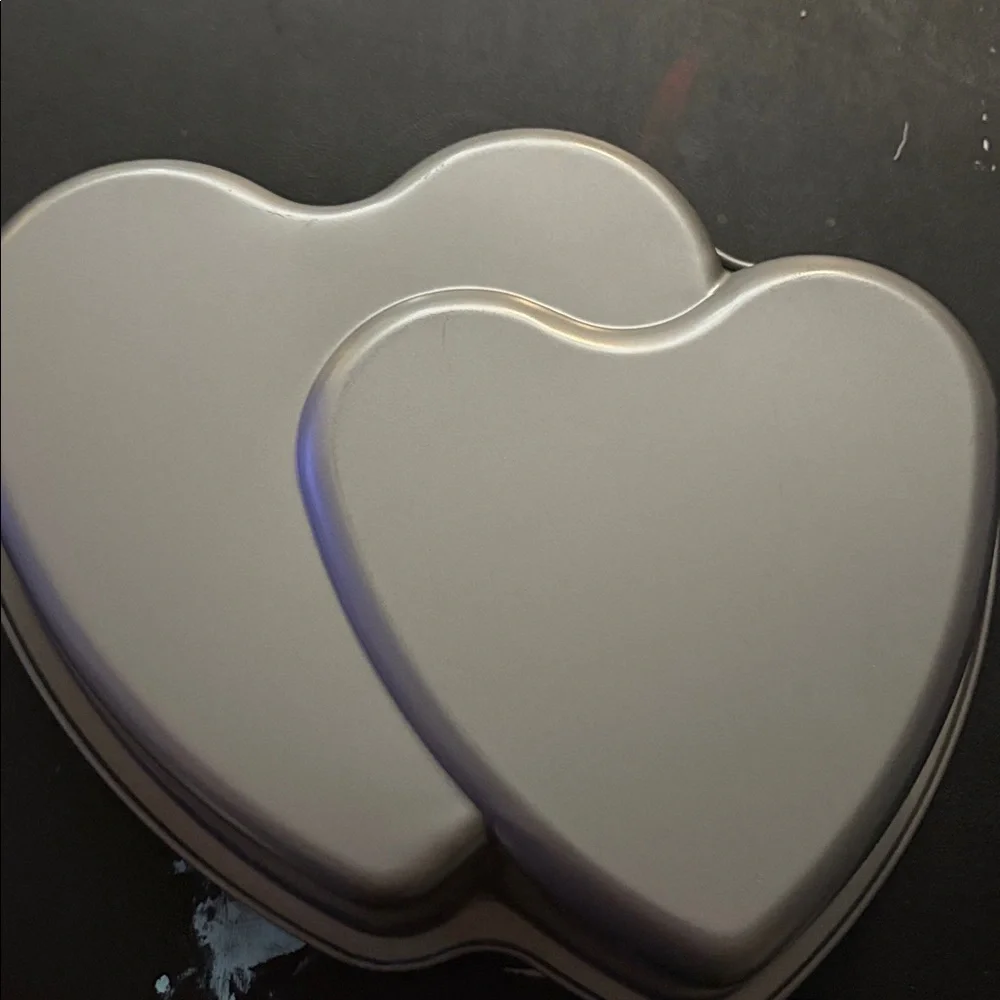 Non-Stick Double Heart Cake Pan - Perfect for a Sweet Treat!